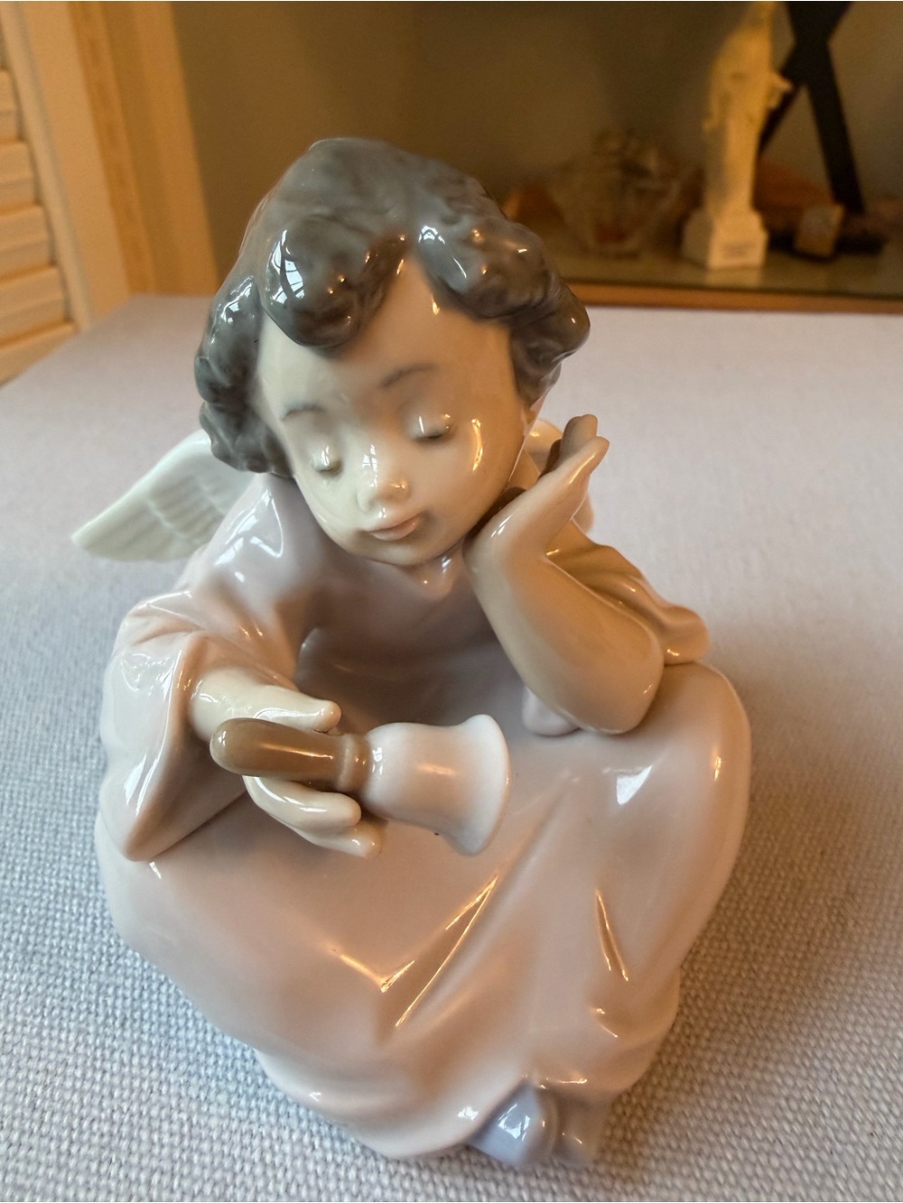 LLADRO Porcelain Angel Figurine 5723 “Heavenly Chimes” Ringing a heavenly Bell